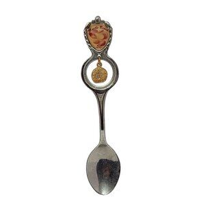 Myrtle Beach SC Souvenir Collectible Spoon With Gold-Tone Sand Dollar Charm